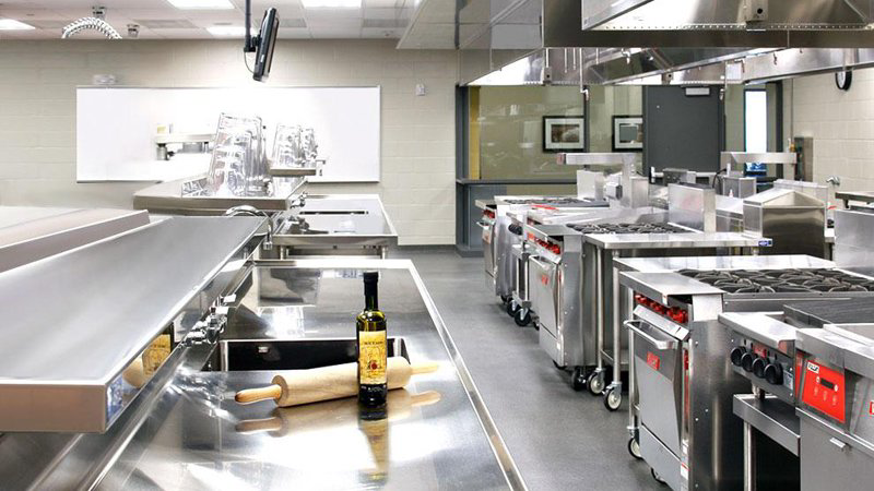 Thiết bị inox bếp công nghiệp có thể được làm sạch dễ dàng