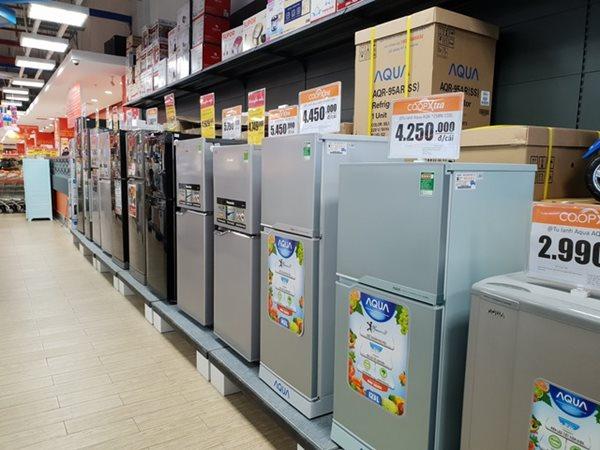 Tủ lạnh hàng trưng bày đa số là các mẫu tủ lỗi mốt