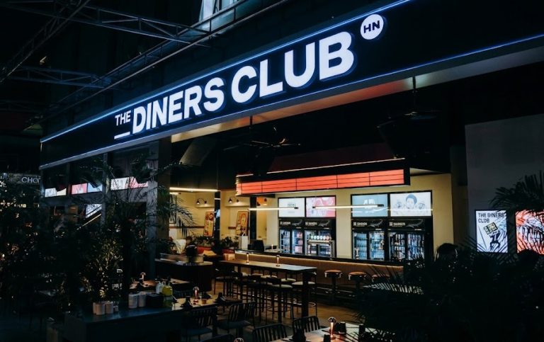 Dự Án Quầy Bar Và Khu Bếp Cho The Dinner Club Hà Nội